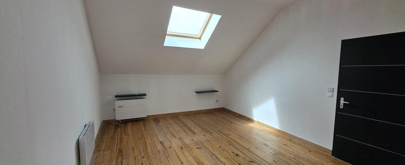 Loft - 153 m² - 5 pièces