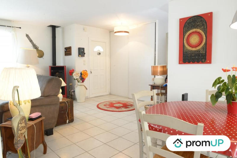 Maison traditionnelle - 88 m² - 4 pièces