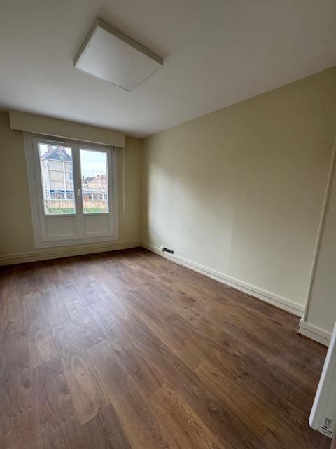 Fonds de commerce - Bureau - 65 m²