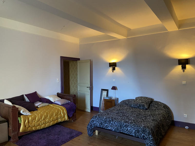 Maison - 623 m² - 22 pièces