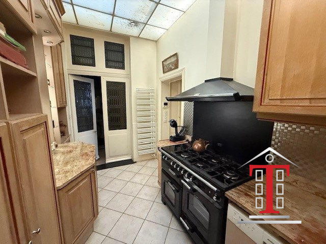 Maison - 400 m² - 18 pièces