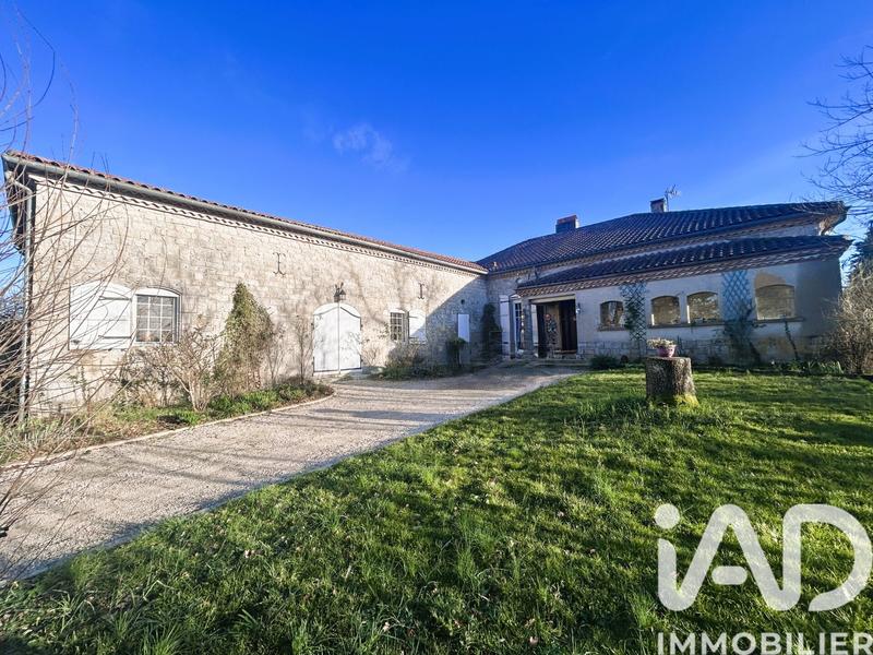 Maison - 273 m² - 8 pièces