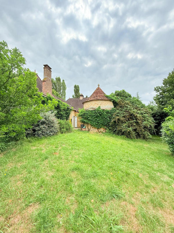 Maison - 280 m² - 12 pièces