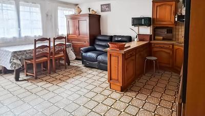 Maison - 99 m² - 16 pièces