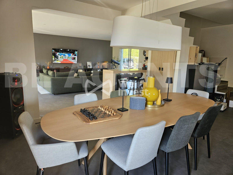 Maison - 170 m² - 4 pièces