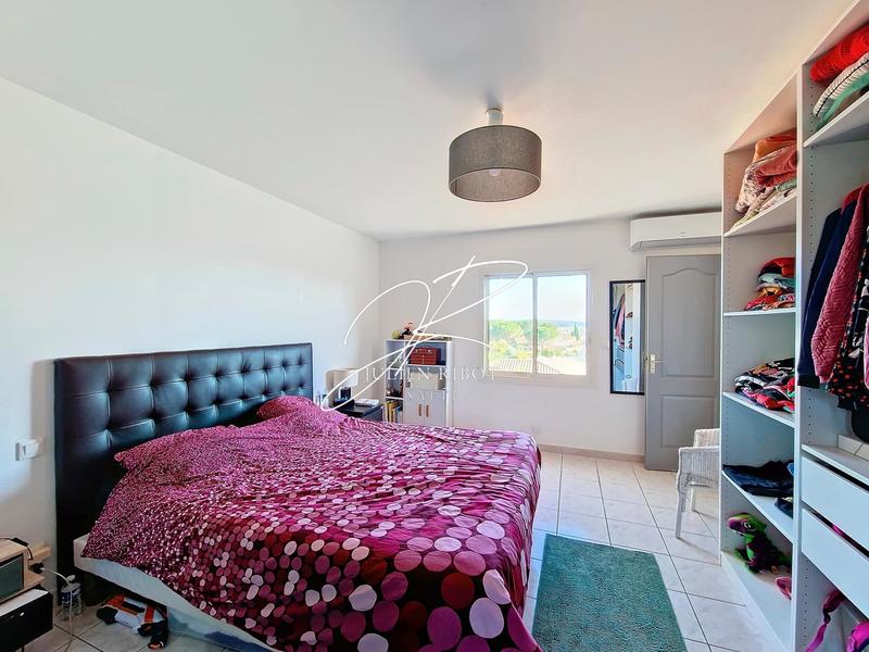 Maison - 165 m² - 6 pièces