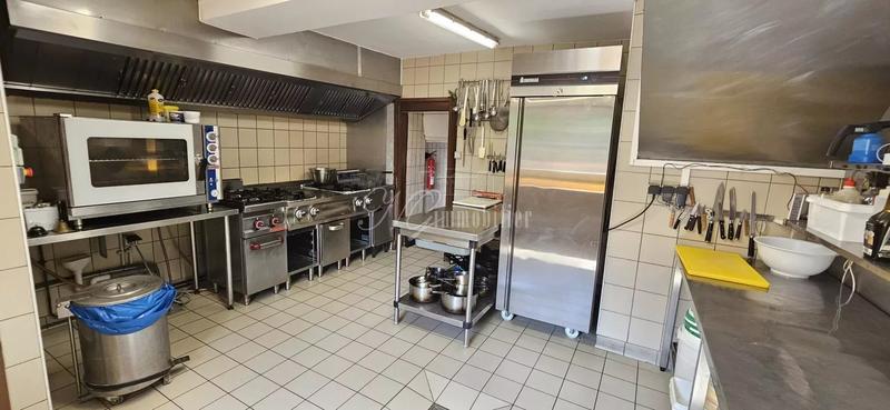 Immeuble mixte - 10 pièces