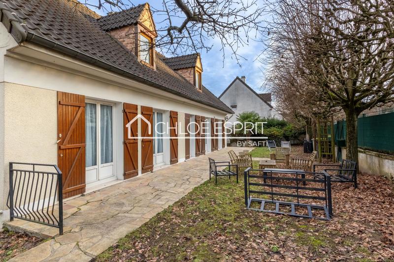 Maison - 167 m² - 10 pièces