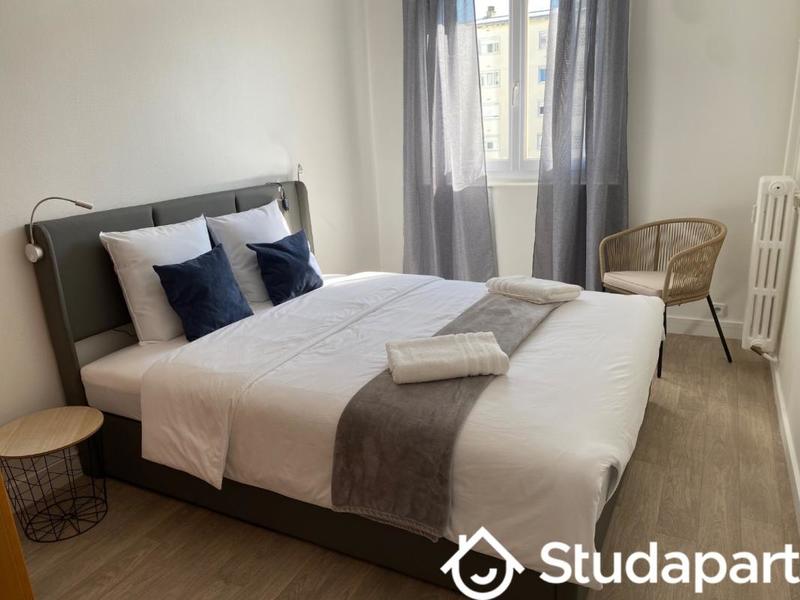 Chambre - 12 m² - 1 pièce