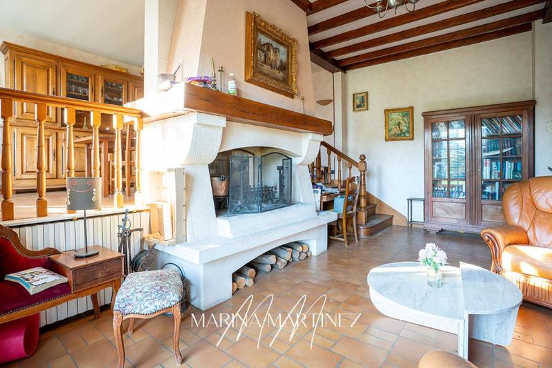 Maison - 205 m² - 8 pièces