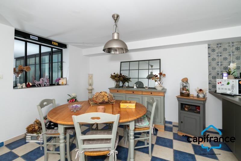 Maison - 175 m² - 7 pièces