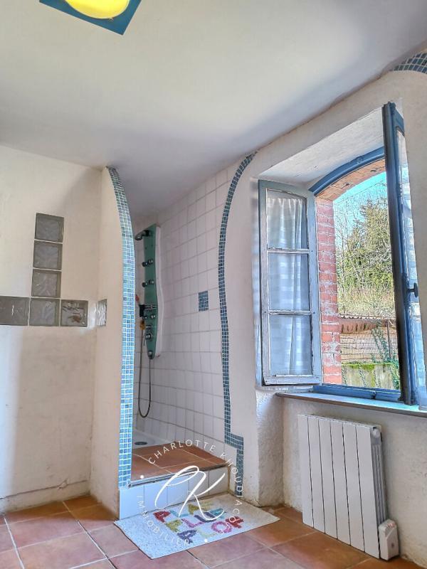 Maison - 325 m² - 9 pièces