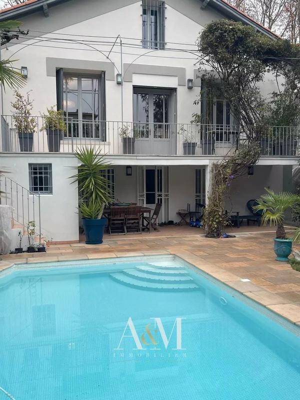 Villa - 202 m² - 6 pièces