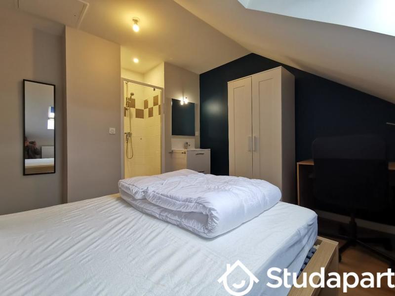 Chambre - 10 m² - 1 pièce