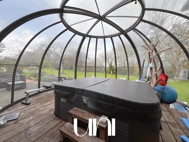 Maison - 287 m² - 10 pièces