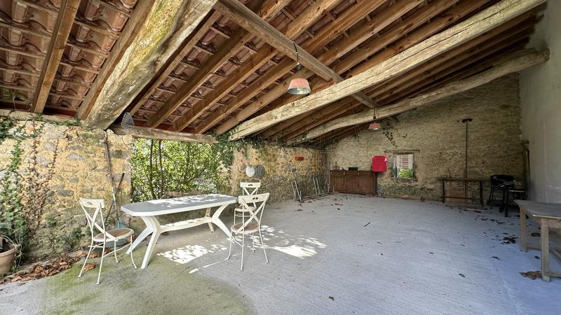 Maison - 277 m² - 8 pièces