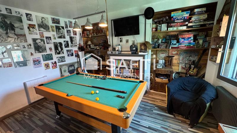 Maison - 265 m² - 10 pièces