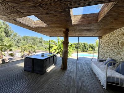 Maison - 650 m² - 20 pièces