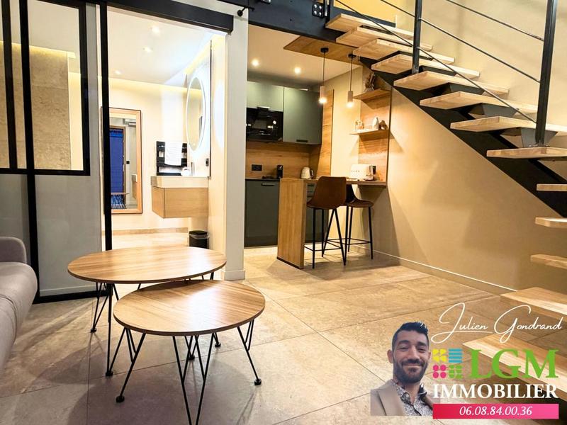 Loft - 63 m² - 4 pièces