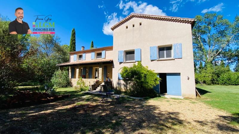 Maison - 237 m² - 7 pièces