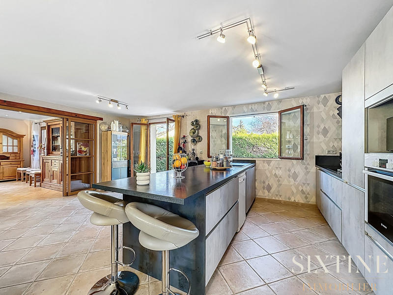 Maison - 137 m² - 1 pièce