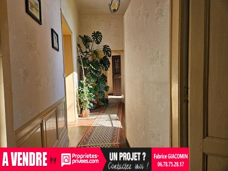 Propriété - 270 m² - 10 pièces