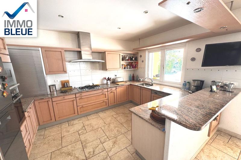 Maison - 180 m² - 4 pièces