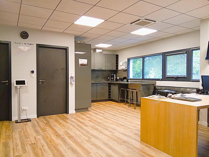 Bureau - 341 m² - 16 pièces