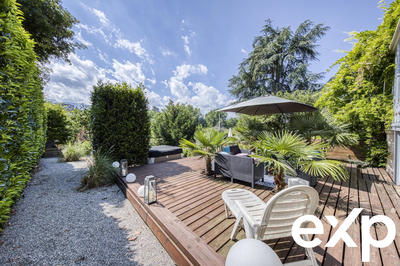 Maison - 251 m² - 10 pièces