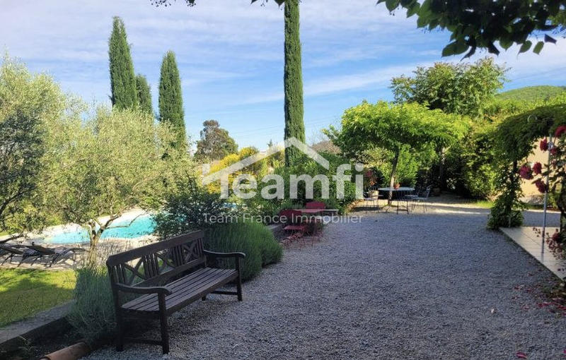 Mas - 215 m² - 12 pièces