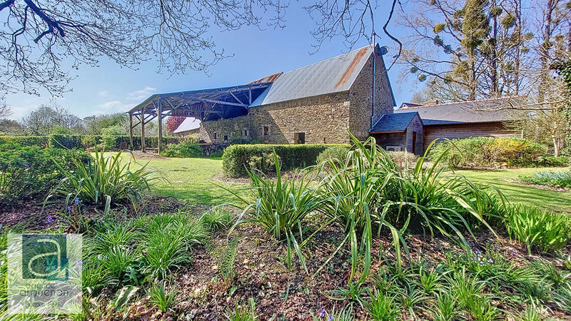 Maison - 342 m² - 7 pièces