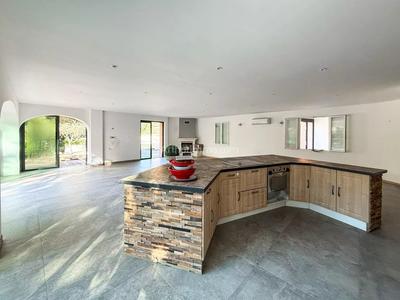 Maison - 174 m² - 5 pièces