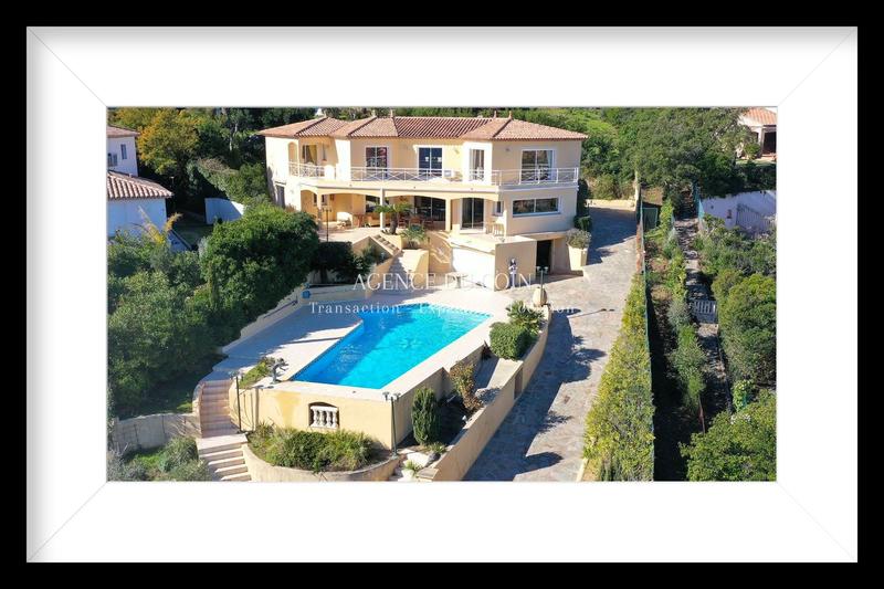 Maison - 300 m² - 8 pièces