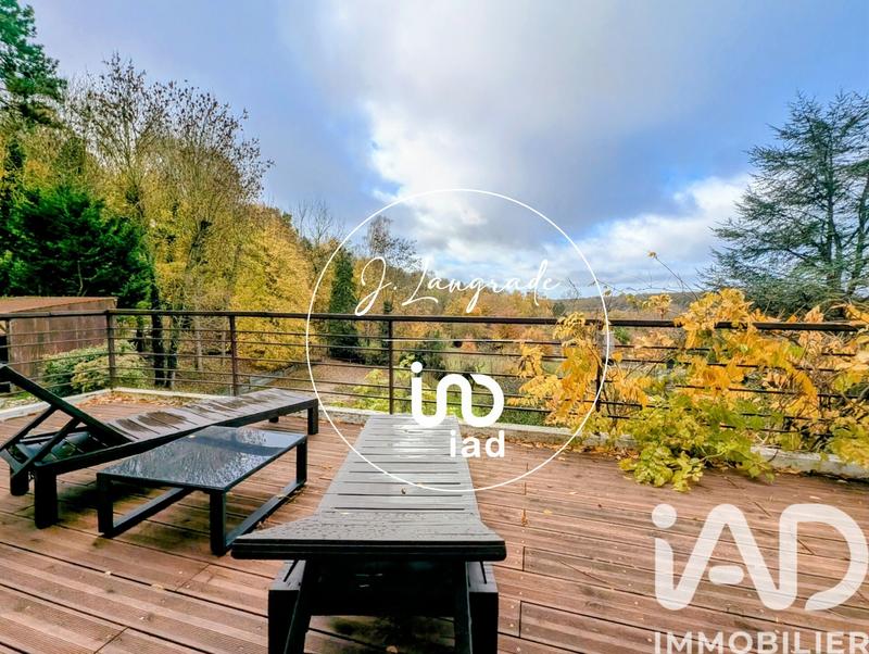 Maison - 200 m² - 7 pièces