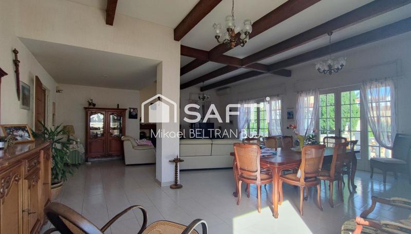 Maison - 250 m² - 8 pièces