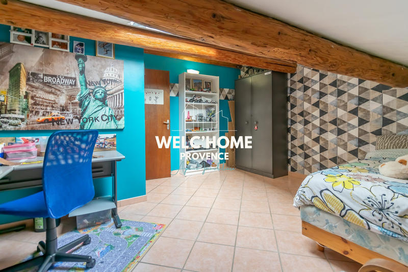 Maison - 210 m² - 8 pièces