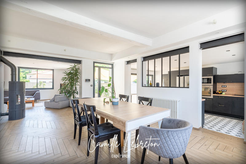 Maison - 170 m² - 6 pièces