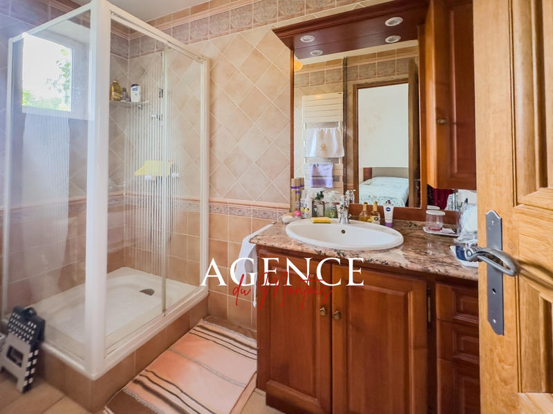 Maison - 191 m² - 6 pièces