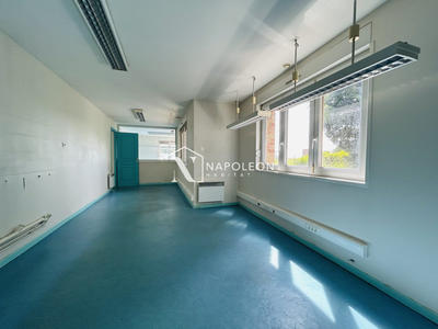 Local d'activités - 74 m²