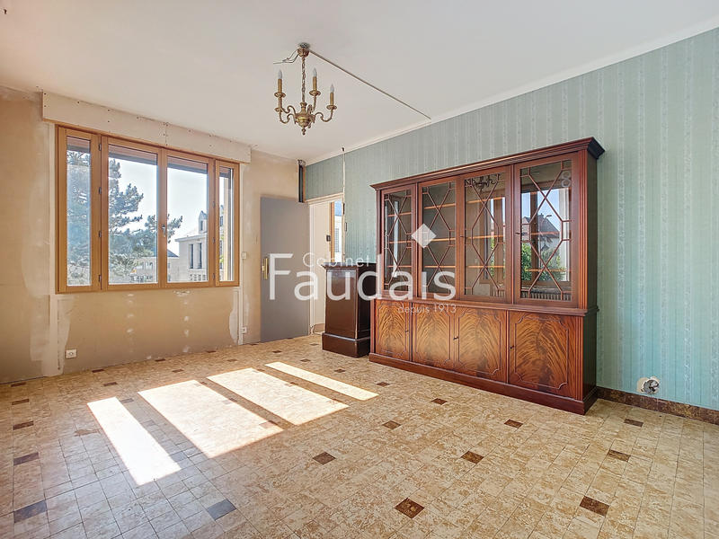 Maison - 178 m² - 9 pièces