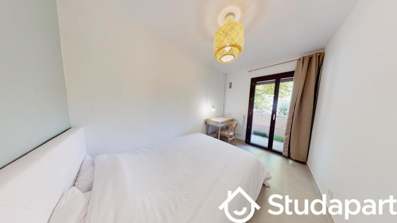 Chambre - 10 m² - 1 pièce