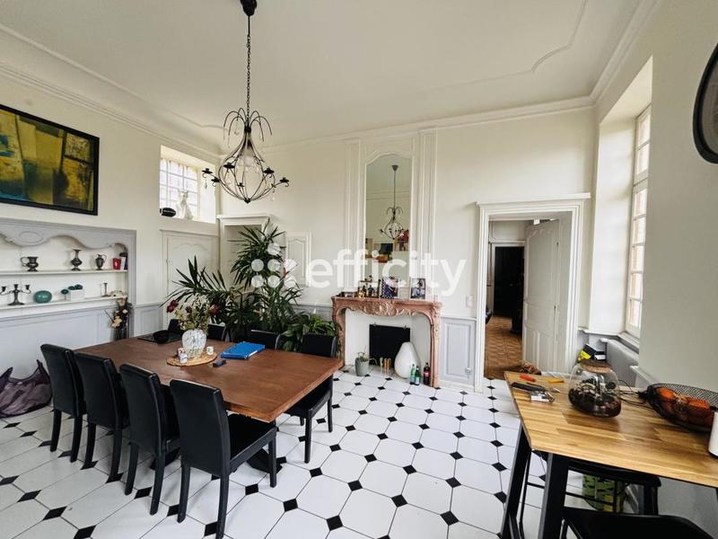 Demeure - 420 m² - 6 pièces