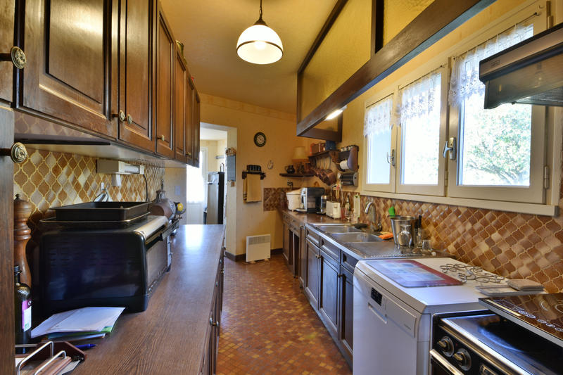 Maison - 240 m² - 11 pièces