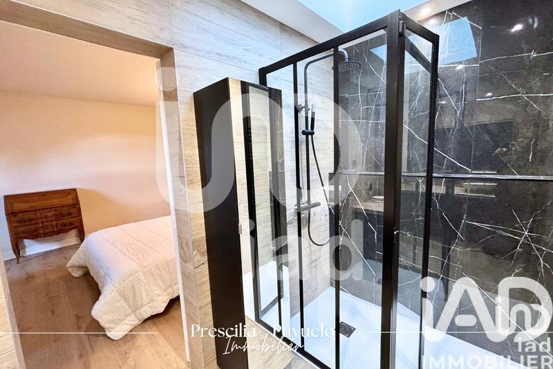 Maison - 279 m² - 9 pièces