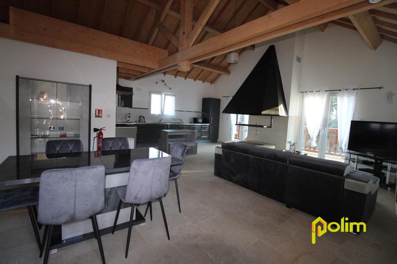 Propriété - 306 m² - 8 pièces