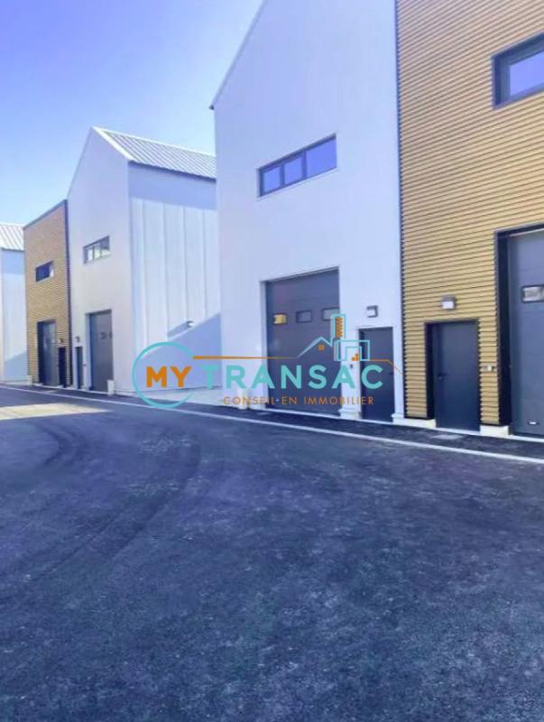 Local d'activité / Entrepôt - 132 m²