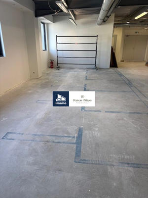 Local d'activités - 143 m²