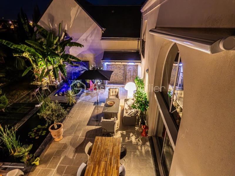 Maison de ville - 380 m² - 7 pièces