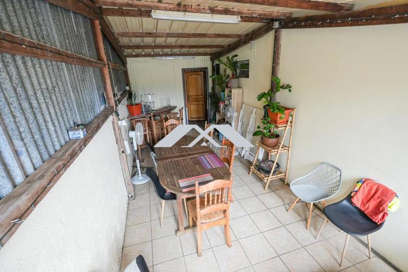 Maison - 222 m² - 5 pièces