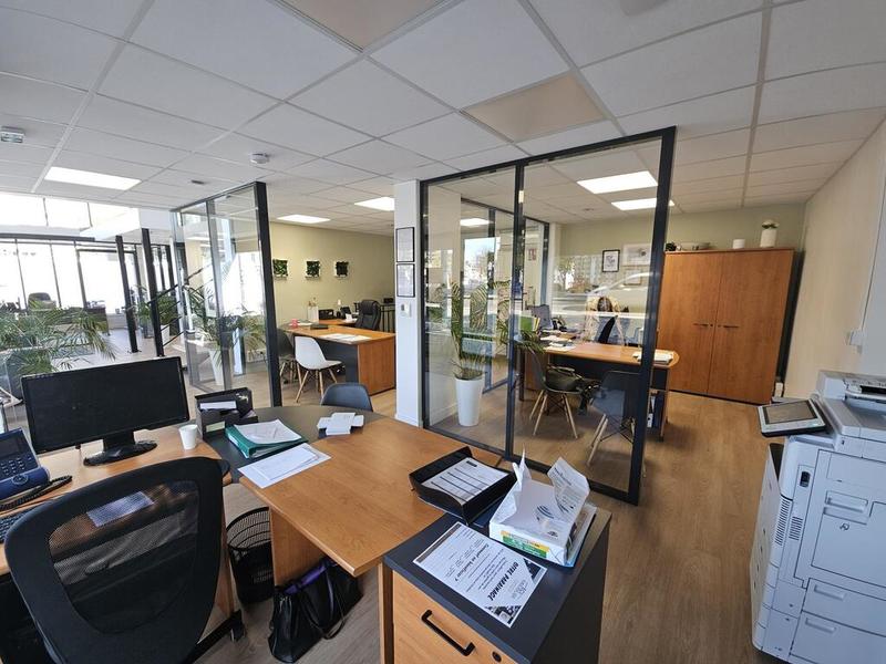 Local commercial - 203 m²